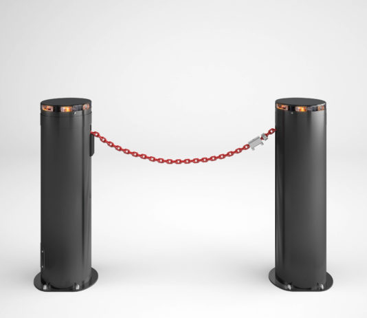 Nuova barriera automatica a catena sicura e versatile nella gestione dei passaggi