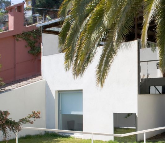 Domal Slide TB 65 con anta ad incasso: tra design e funzionalità negli spazi moderni