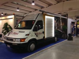 Da Gonzaga, nuovo stand su ruote per esposizione portoni motorizzati funzionanti