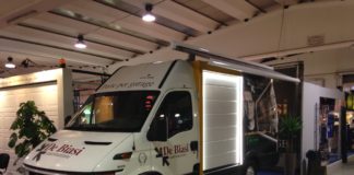 Da Gonzaga, nuovo stand  su ruote per esposizione portoni motorizzati funzionanti