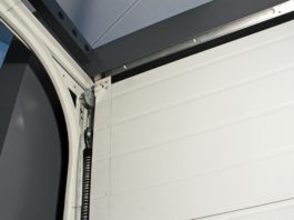 Nuovo sistema di scorrimento a molle di trazione per portoni residenziali Breda