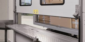 Portone industriale. Presentato nuovo, e unico, modello adattabile al recapito pacchi