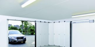 Nuovo portone sezionale sezionale laterale. Completata la gamma da garage