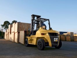 CAT, grande robustezza ed emissioni ridotte per il nuovo carrello diesel da 7 tonnellate