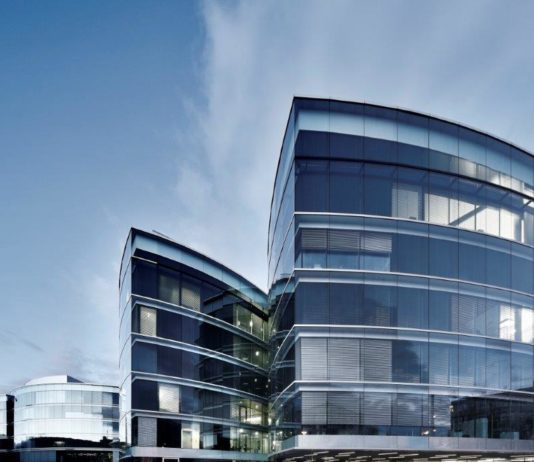 Ginevra, Maison de la Paix e i suoi 15.000 mq di petali trasparenti a doppia pelle