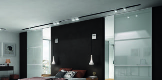 Inedito sistema porte scorrevoli: il vetro sempre protagonista assoluto