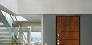 Porta d’ingresso antieffrazione con sistema di chiusura automatico personalizzabile