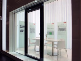 Finestra con nuova soluzione per l’architettura del vetro con telaio a scomparsa