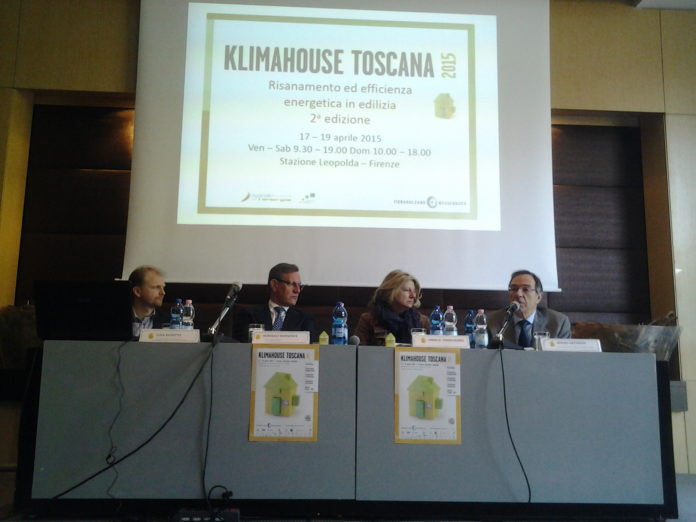 casaclimada sinistra Luca Bizzotto ,Project Manager Klimahouse Toscana Reinhold Marsoner, Direttore di Fiera Bolzano, Angela Finocchiaro, Sergio Gatteschi, Amministratore dell’Agenzia Fiorentina per l’Energia