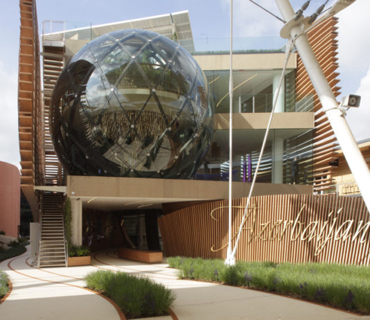 Tecnologia AGC protagonista delle sfere di vetro del padiglione Azerbaigian