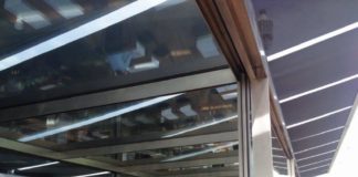 Milano Triennale. Terrazza “aromatica” ombreggiata, e protetta, da tende scenografiche