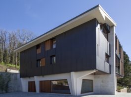 Villa plurifamiliare assume nuovo volto grazie alle facciate rivestite in zinco titanio