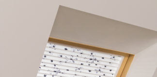 Accessori decorativi e funzionali per finestre da tetto. Nuova tenda plissettata