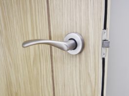 Il legno naturale bello senza trucco. Nuovo fondo-finitura bicomponente all’acqua