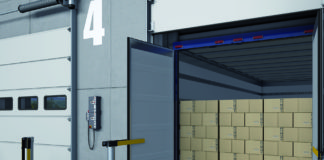 Nuovo DOBO (Docking Before Opening) con fermaporta disponibile con colonnina