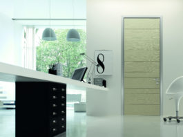 Porta antieffrazione per locali interni declinabile in decine di materiali e colori