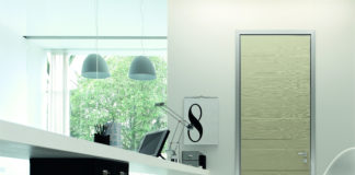 Porta antieffrazione per locali interni declinabile in decine di materiali e colori