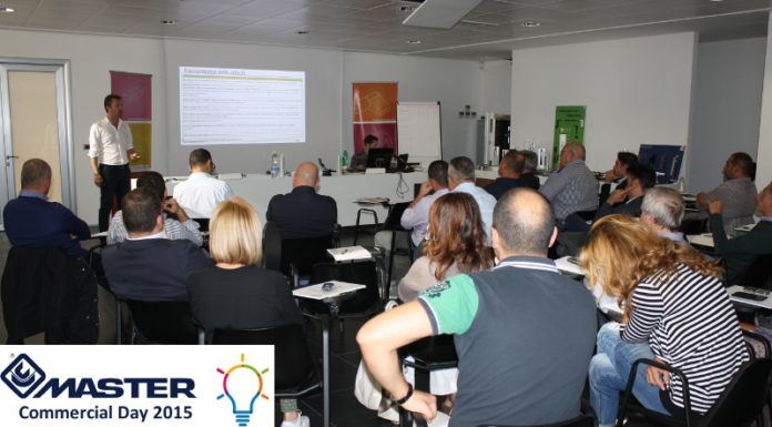 02.Massimo-Demarinis-introduce-il-programma-del-meeting