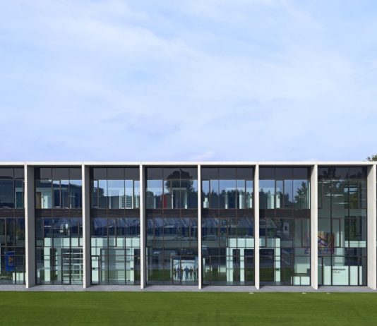 Hörmann inaugura nuovo Forum: centro formazione e punto d’incontro per collaboratori