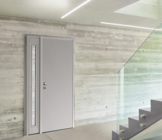 Total security per nuovo portoncino a due ante dal design elegante e classico