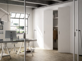 Versatile soluzione filomuro per chiudere con stile ed efficacia ogni spazio della casa