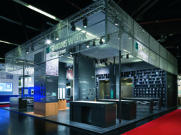 Anteprima a Festerbau 2016, nuove cerniere registrabili per porte di ingresso in PVC