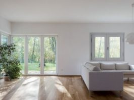 Sicurezza dall’acciaio, bellezza dal legno. Finestra blindata anche in versione portafinestra