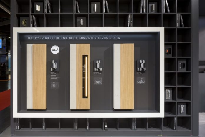 Messestand_Fensterbau 2016_Holzhaustüren