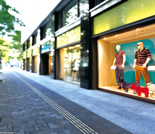 Riflessione luminosa sotto l’1%. AGC Glass Europe lancia nuovo vetro antiriflesso