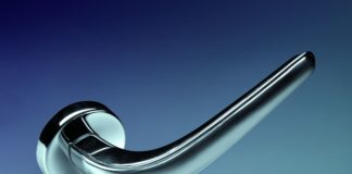 Dedicata a chi predilige uno stile discreto. Nuova maniglia dal design passepartout