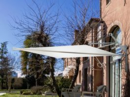 Un creativo oggetto di alto design e non un semplice ombreggiatore orientabile a palo