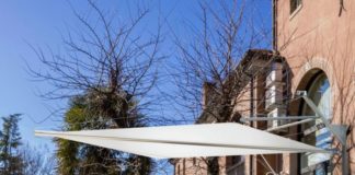 Un creativo oggetto di alto design e non un semplice ombreggiatore orientabile a palo