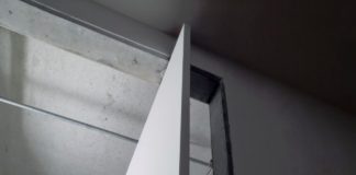 “Architizer A+ Jury Award” premia l’invisibile sistema per porte a bilico FritsJurgens®