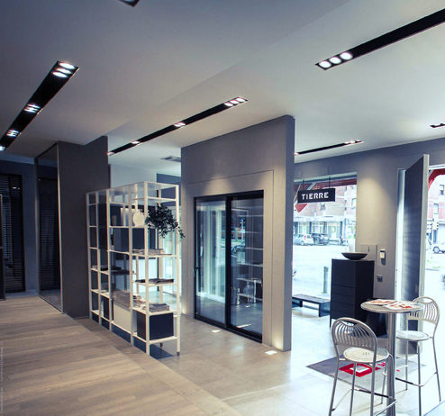 Protagonisti anche i modelli di ES Finestra nel nuovo showroom di Tierre Infissi
