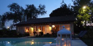 “Classici” serramenti in PVC per caratteristica charming house  nel parco del fiume Sile