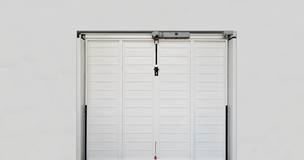 Nuovo motore per movimentare porte basculanti brevettato e firmato De Nardi