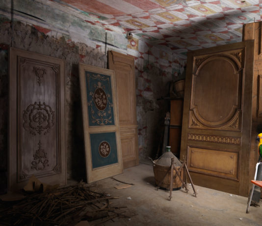 Le “Porte”, ispirate ad ambienti preziosi e caratterizzate da un lusso luminoso e curato nei dettagli