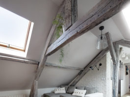 Finestra a bilico per tetti con sistema di ventilazione automatico e sicurezza all’effrazione