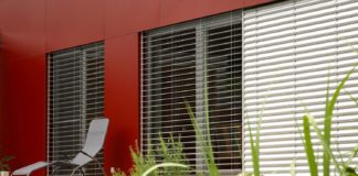 Doppia variante di lamelle con tecnologia di guida brevettata per frangisole AR 92 ECN