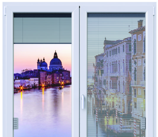 Discreet, finestra in PVC con veneziana integrata ScreenLine®. Un prodotto, tante funzioni
