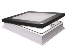 Con la finestra per tetti piatti Fakro vince pure il Red Dot Design Award 2016