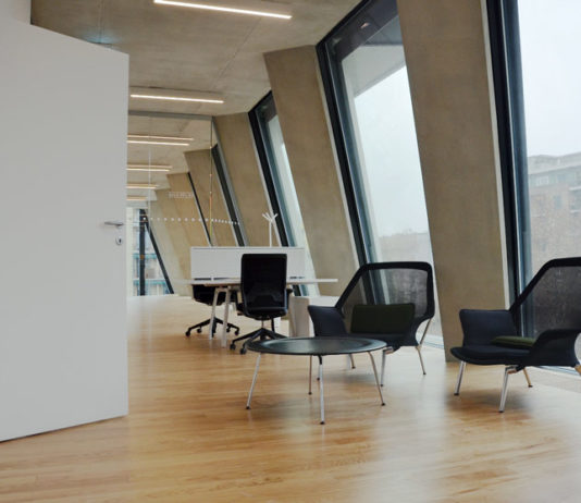 Oltre 200 elementi di Bertolotto nel nuovo trasparente spazio Feltrinelli inaugurato a Milano