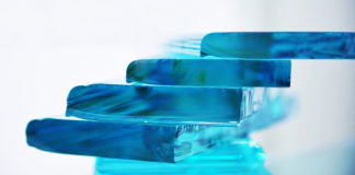 Made in Italy. A Milano AGC Glass con Fiam per celebrazione 30° anniversario icona “Ghost”