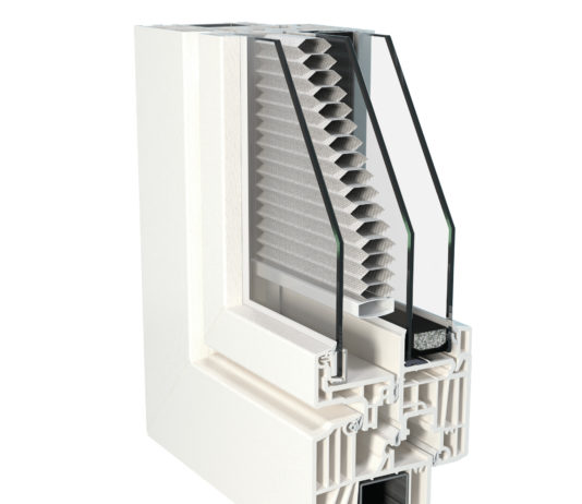 Nuova veneziana plissettata per anta Twin-line. Finstral amplia gamma soluzioni schermatura