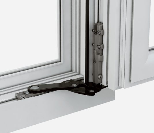 Nuovo, invisibile, gruppo cerniere Hide 180 applicabile a sistemi battente, vasistas e antaribalta