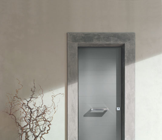 Si evolve la cerniera e la “blindata” diventa Grand Superior con apertura anta fino a 100°