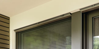 Modello di zanzariera ad avvolgimento verticale sempre in tinta con il serramento