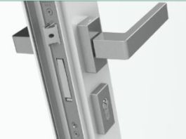 Doppie maniglie Asia e Kora dal design moderno e inconfondibile. Molteplici le finiture