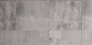 Il mimetismo perfetto delle forme Rasomuro della porta con la Monolite sicurezza antiscasso