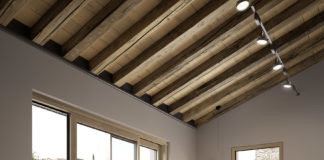 Disponibile nuova finitura Schüco SmartWood: esclusiva lamina in legno per vestire l’alluminio